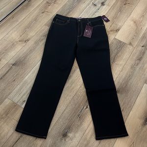 Gloria Vanderbilt, Amanda style, supreme stretch